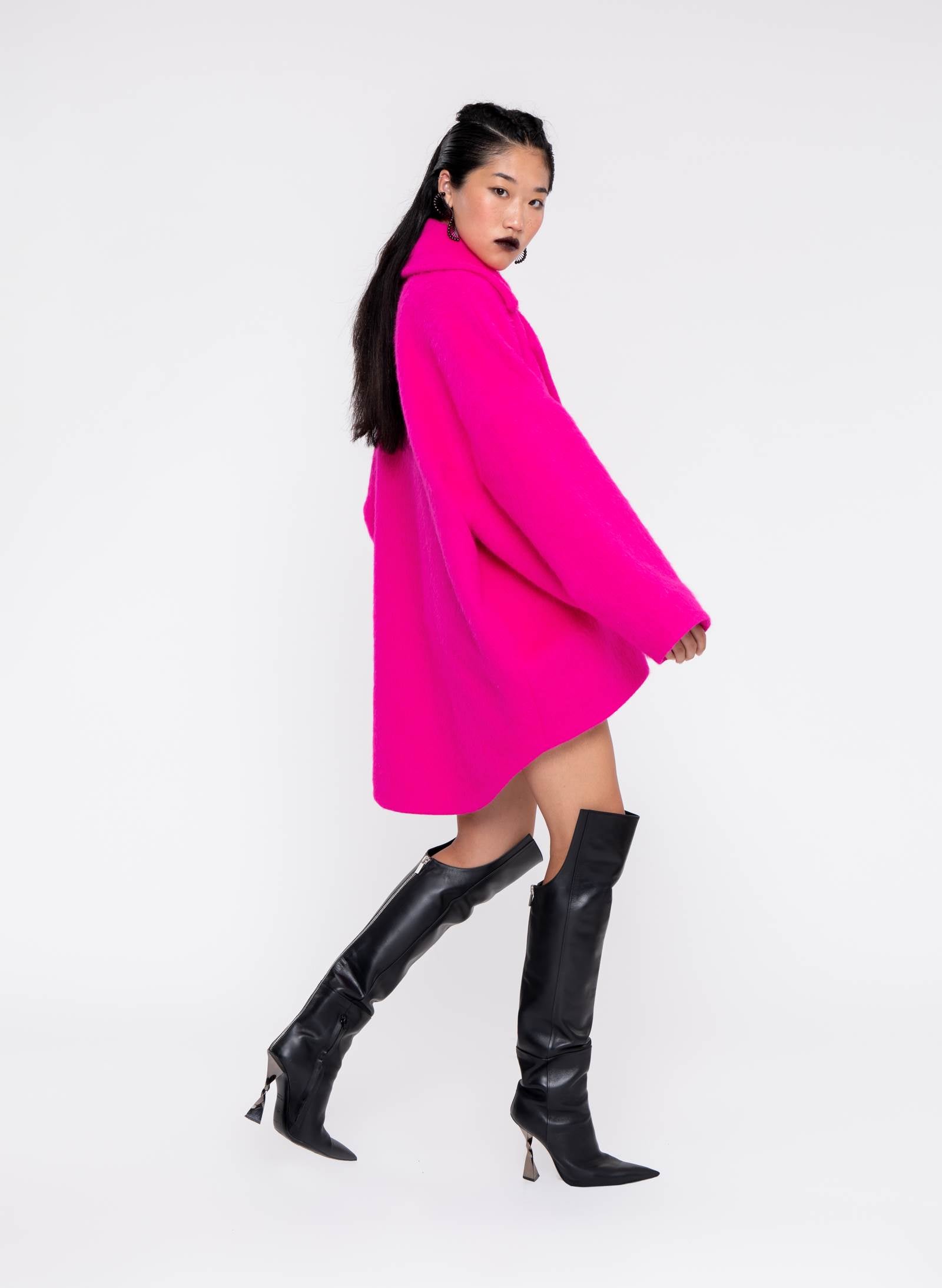 "DNA" Oval-Shaped Caban