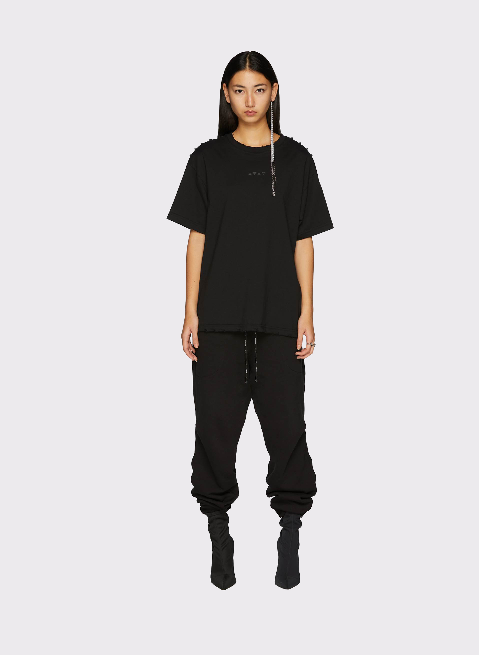 STUDDED TRIANGLES T-SHIRT