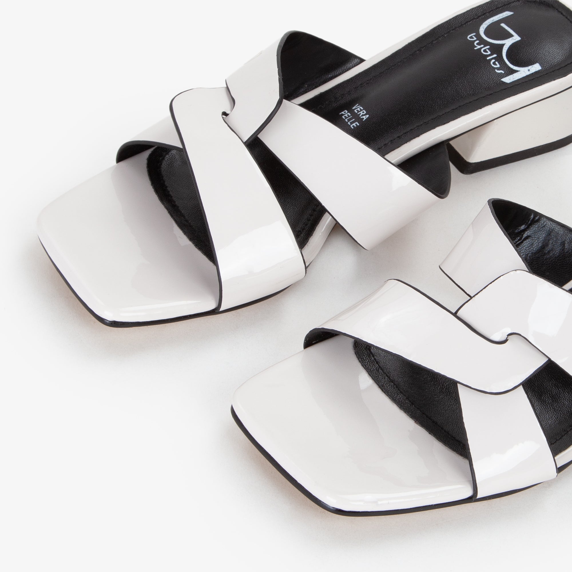 MIRIAM SANDALS