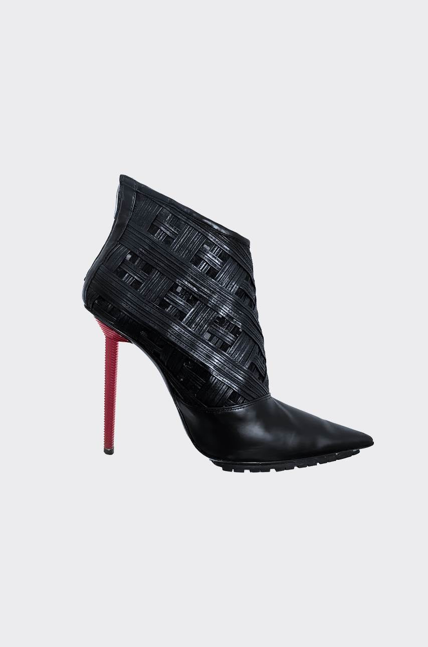 Geometrical Boots