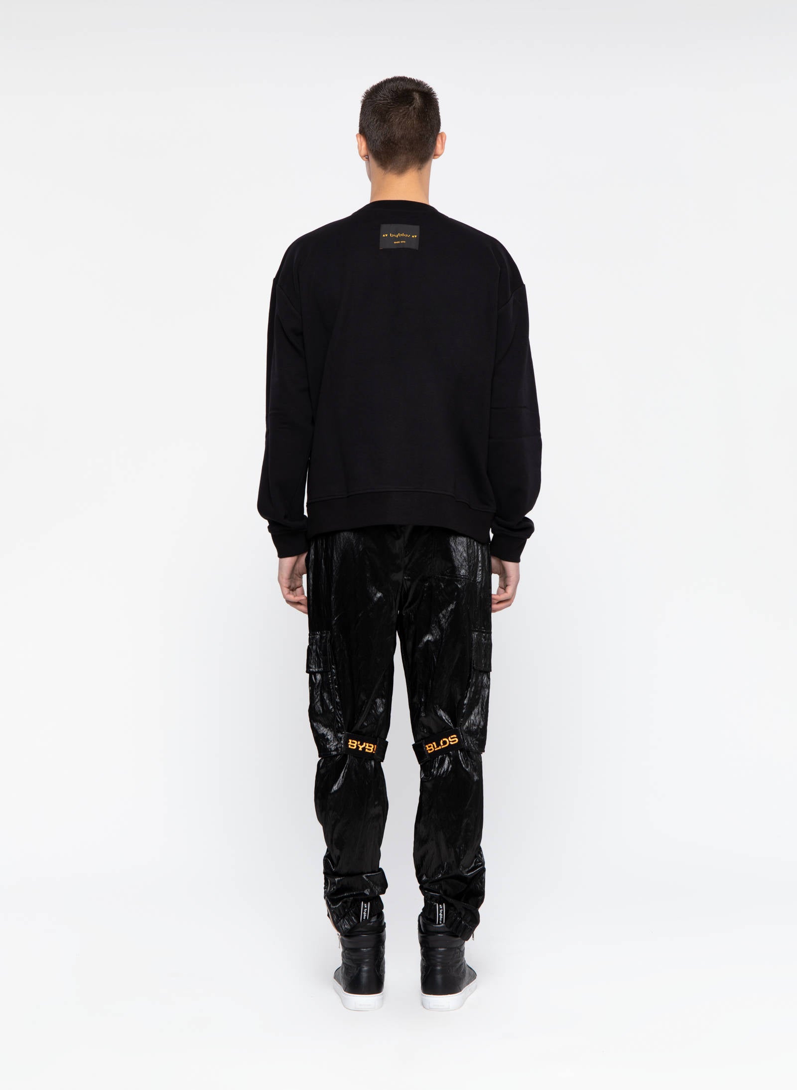Pantaloni cargo neri lucidi