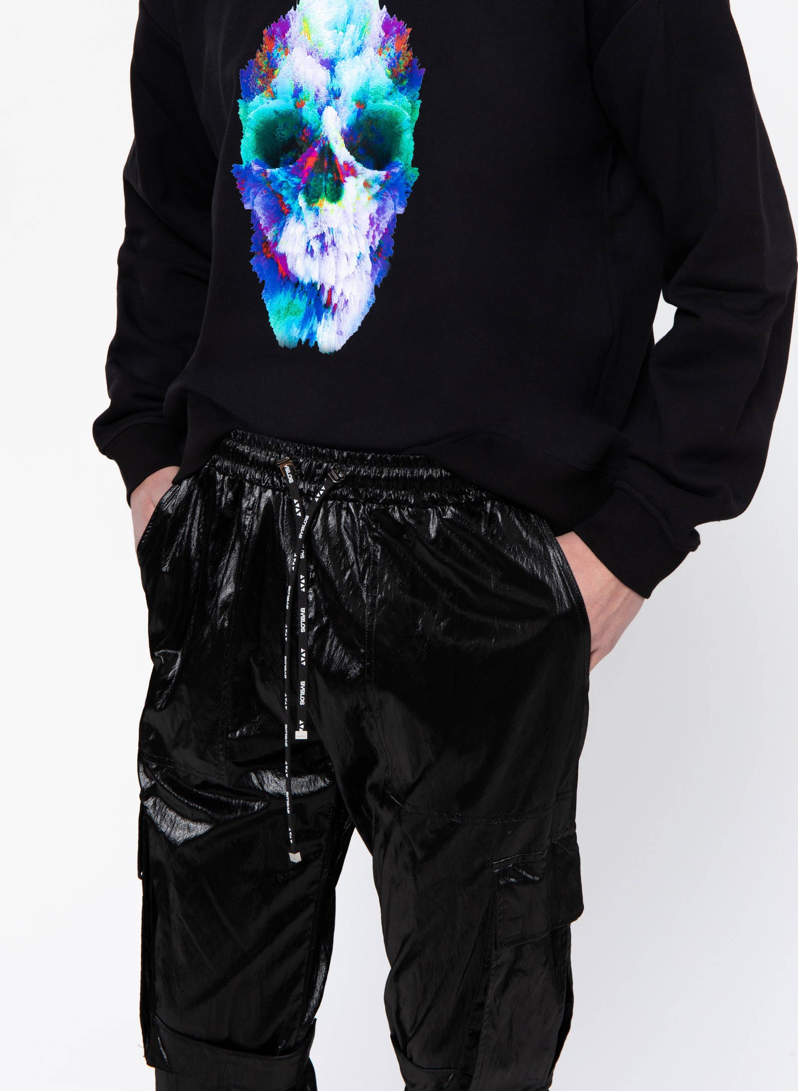 Pantaloni cargo neri lucidi