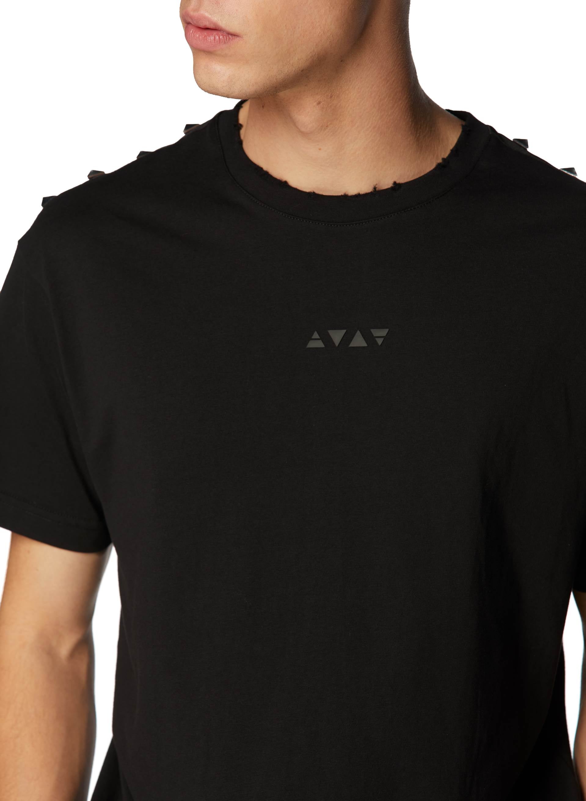 STUDDED TRIANGLES T-SHIRT
