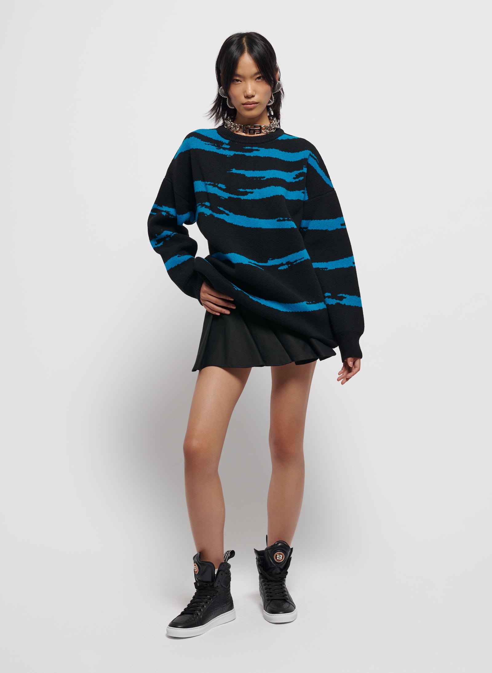 Maxi maglione lavorato a maglia onde blu