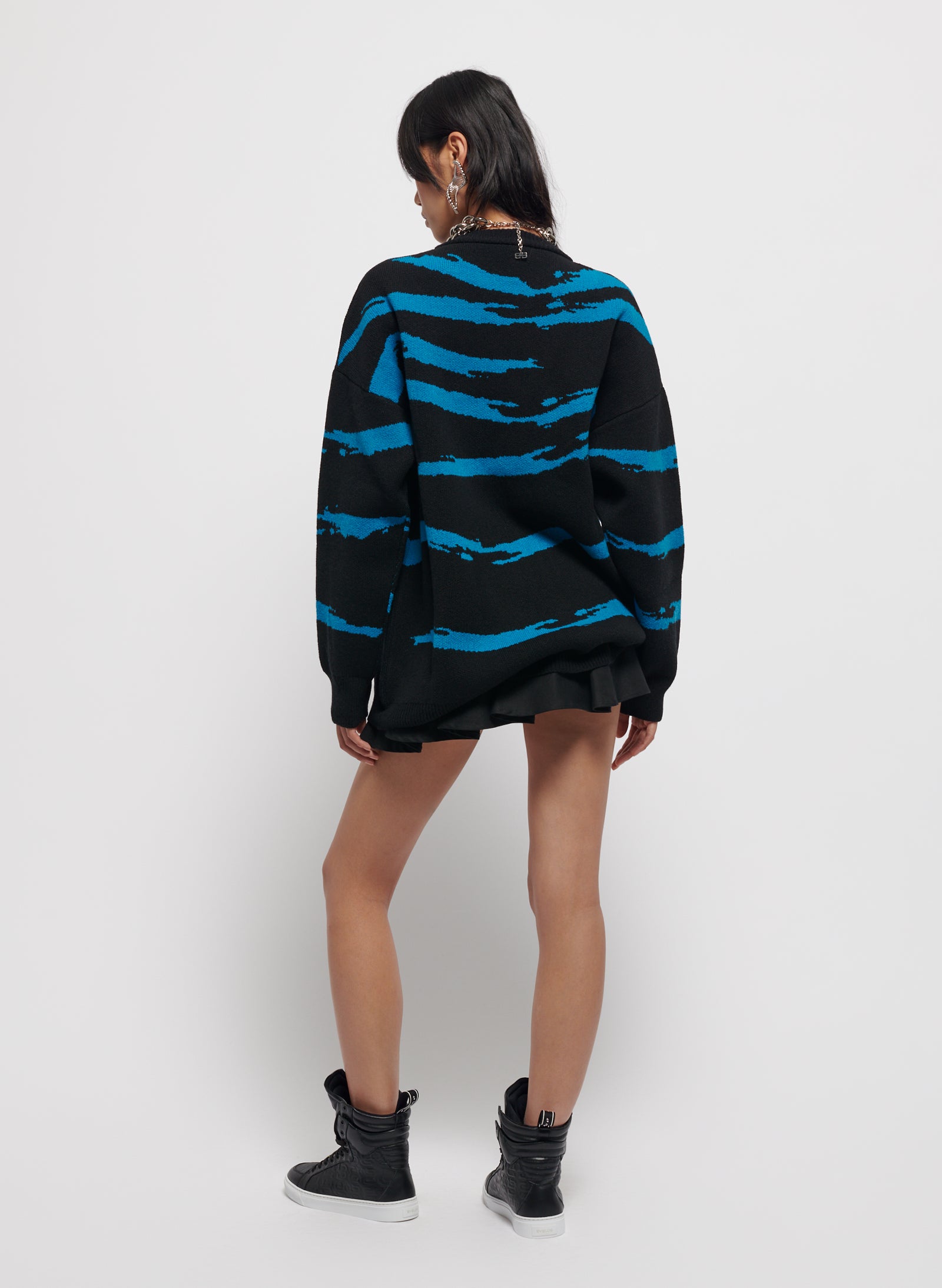 Maxi maglione lavorato a maglia onde blu